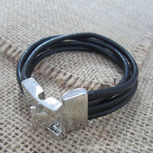 Plain Leather Bracelets (BR121089)